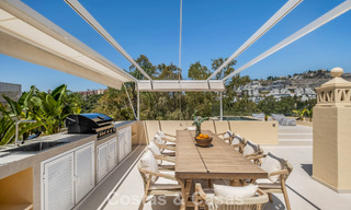 Vivienda pareada de lujo totalmente reformada, en primera línea de golf, en venta en La Quinta, Marbella - Benahavís 804433 