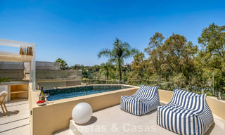 Vivienda pareada de lujo totalmente reformada, en primera línea de golf, en venta en La Quinta, Marbella - Benahavís 804435 