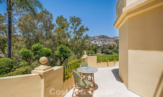 Vivienda pareada de lujo totalmente reformada, en primera línea de golf, en venta en La Quinta, Marbella - Benahavís 804442 