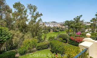 Vivienda pareada de lujo totalmente reformada, en primera línea de golf, en venta en La Quinta, Marbella - Benahavís 804444 