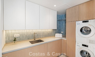 Vivienda pareada de lujo totalmente reformada, en primera línea de golf, en venta en La Quinta, Marbella - Benahavís 804457 
