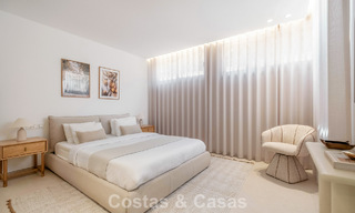 Vivienda pareada de lujo totalmente reformada, en primera línea de golf, en venta en La Quinta, Marbella - Benahavís 804463 