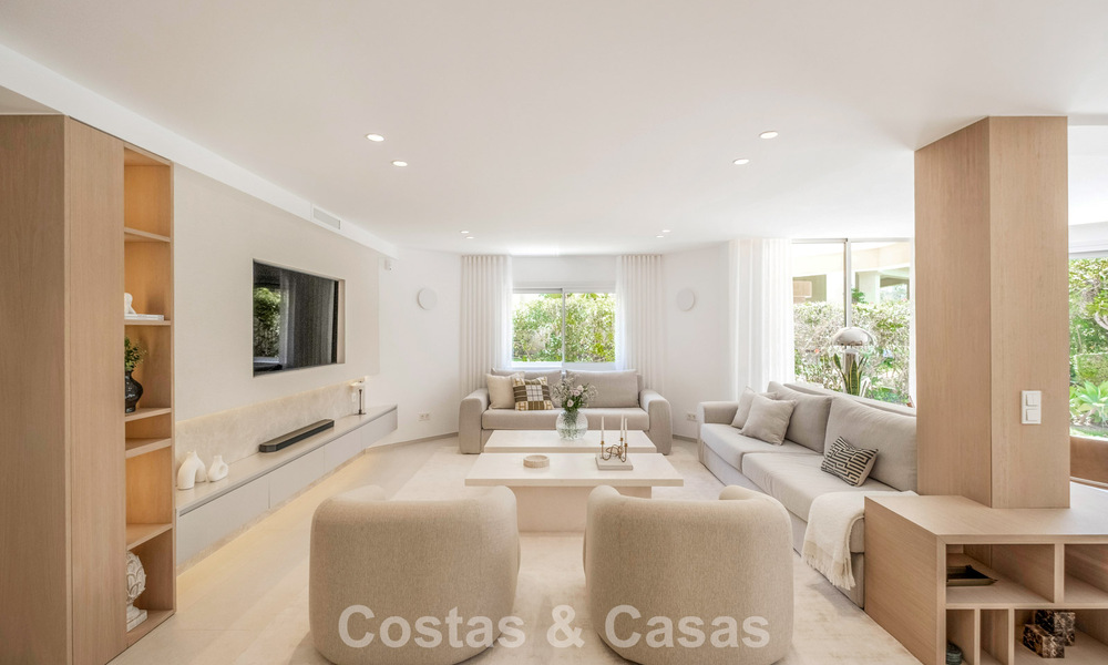 Vivienda pareada de lujo totalmente reformada, en primera línea de golf, en venta en La Quinta, Marbella - Benahavís 804466