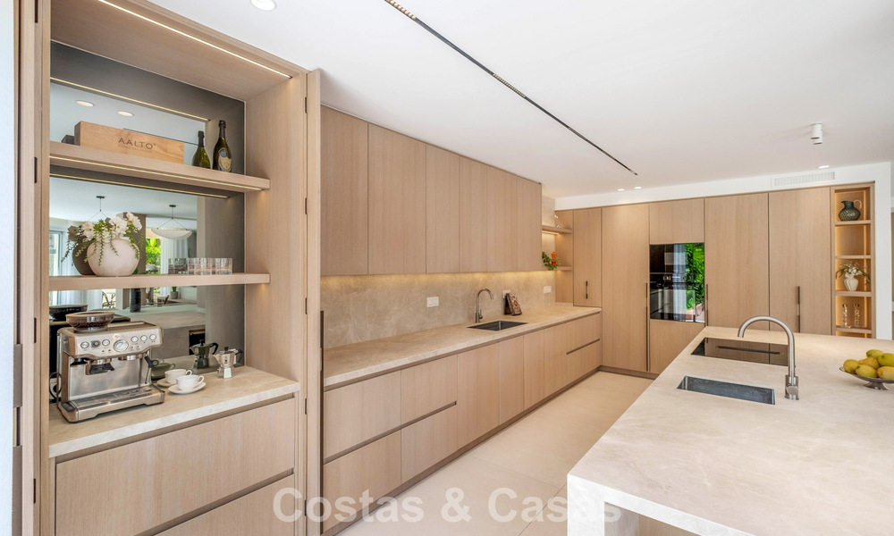 Vivienda pareada de lujo totalmente reformada, en primera línea de golf, en venta en La Quinta, Marbella - Benahavís 804471