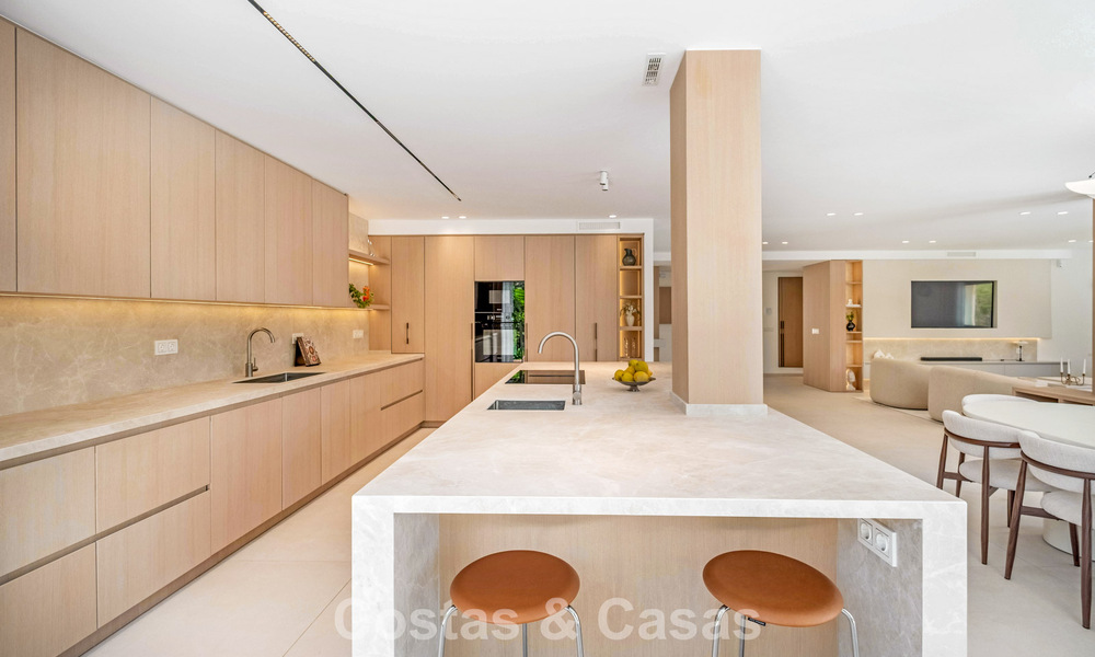 Vivienda pareada de lujo totalmente reformada, en primera línea de golf, en venta en La Quinta, Marbella - Benahavís 804472