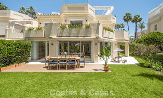 Vivienda pareada de lujo totalmente reformada, en primera línea de golf, en venta en La Quinta, Marbella - Benahavís 804476 