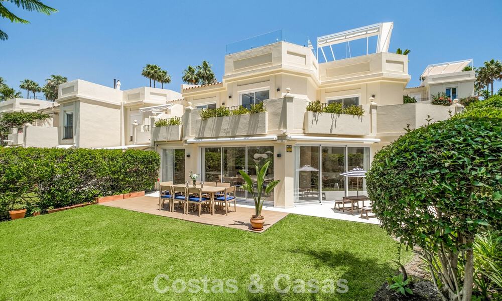 Vivienda pareada de lujo totalmente reformada, en primera línea de golf, en venta en La Quinta, Marbella - Benahavís 804478