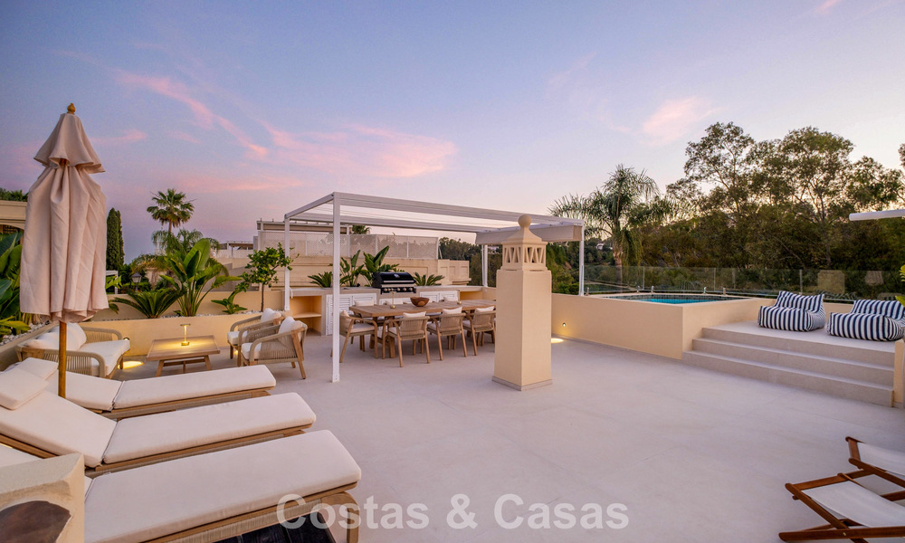 Vivienda pareada de lujo totalmente reformada, en primera línea de golf, en venta en La Quinta, Marbella - Benahavís 804495