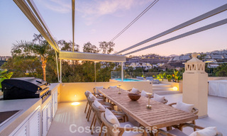 Vivienda pareada de lujo totalmente reformada, en primera línea de golf, en venta en La Quinta, Marbella - Benahavís 804499 
