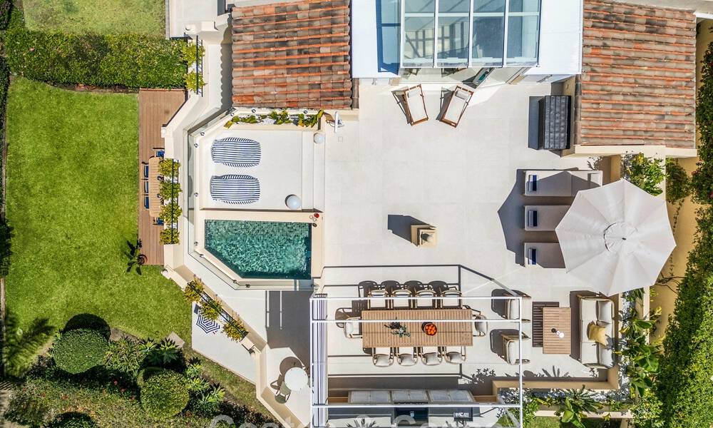 Vivienda pareada de lujo totalmente reformada, en primera línea de golf, en venta en La Quinta, Marbella - Benahavís 804502