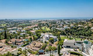 Vivienda pareada de lujo totalmente reformada, en primera línea de golf, en venta en La Quinta, Marbella - Benahavís 804504 