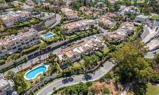 Vivienda pareada de lujo totalmente reformada, en primera línea de golf, en venta en La Quinta, Marbella - Benahavís 804505 