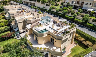 Vivienda pareada de lujo totalmente reformada, en primera línea de golf, en venta en La Quinta, Marbella - Benahavís 804506 