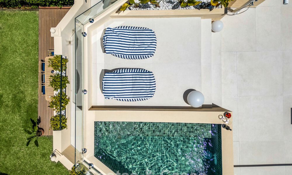 Vivienda pareada de lujo totalmente reformada, en primera línea de golf, en venta en La Quinta, Marbella - Benahavís 804508