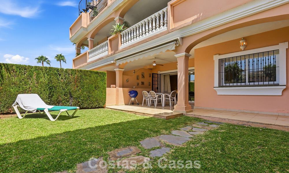 Apartamento en planta baja en venta a solo 50 metros de la playa en la New Golden Mile, entre Marbella y Estepona 804510