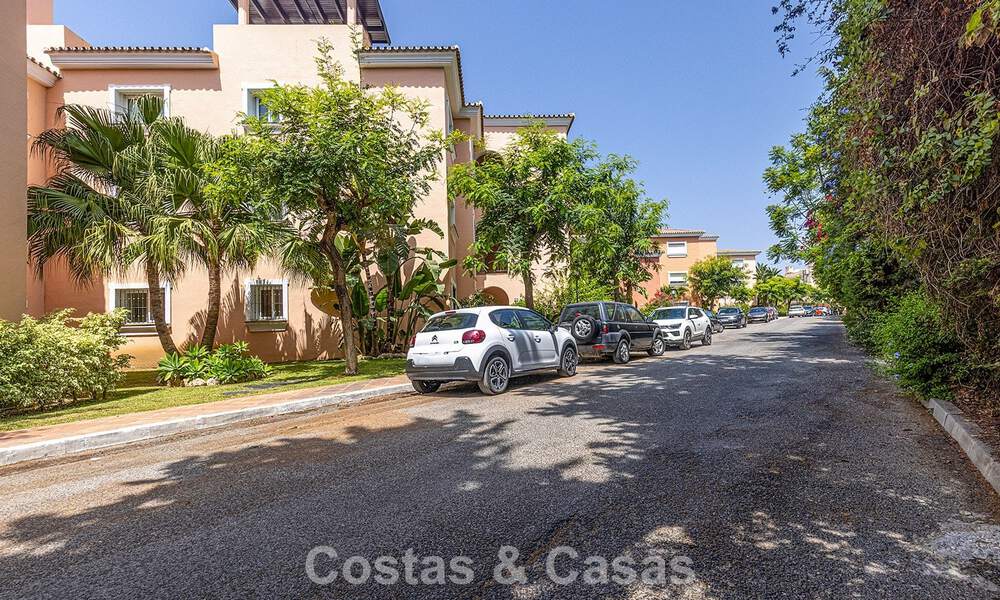 Apartamento en planta baja en venta a solo 50 metros de la playa en la New Golden Mile, entre Marbella y Estepona 804513