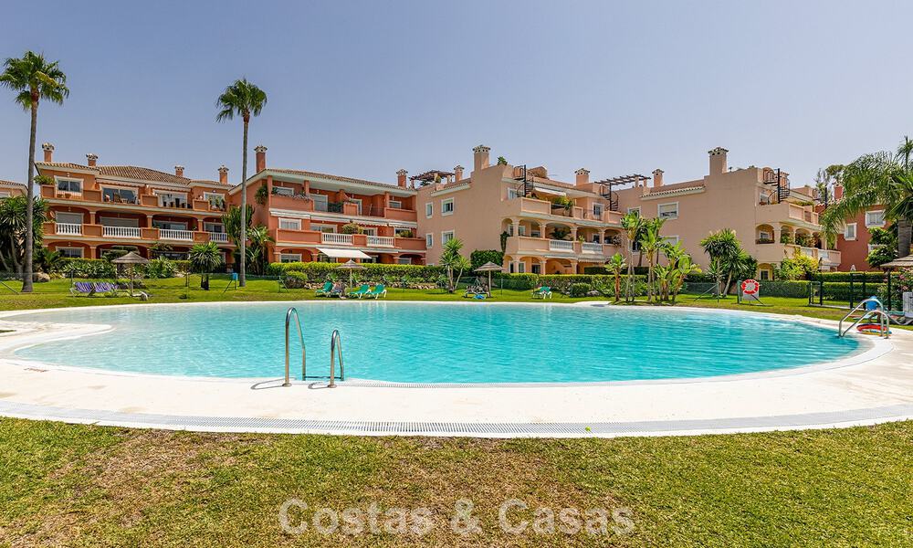 Apartamento en planta baja en venta a solo 50 metros de la playa en la New Golden Mile, entre Marbella y Estepona 804515