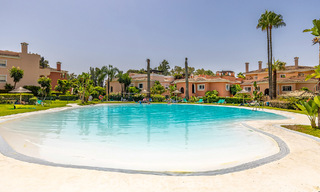 Apartamento en planta baja en venta a solo 50 metros de la playa en la New Golden Mile, entre Marbella y Estepona 804516 