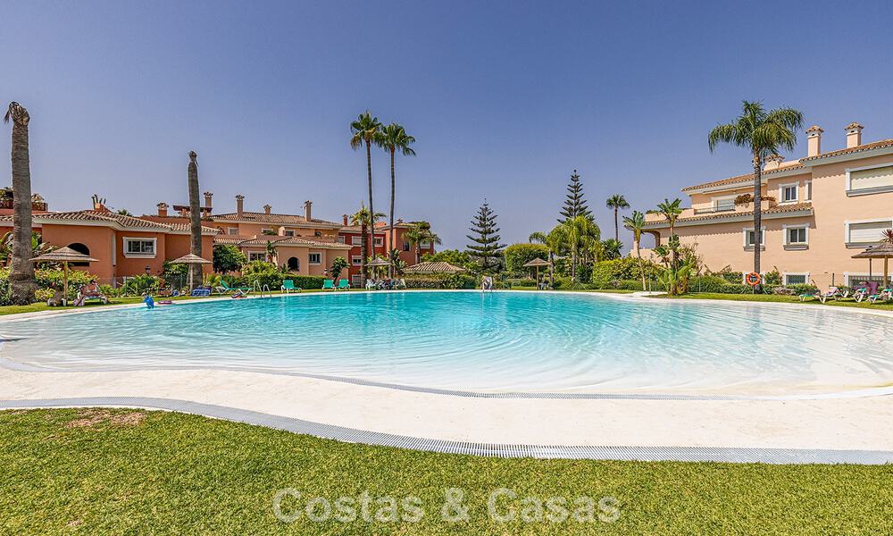 Apartamento en planta baja en venta a solo 50 metros de la playa en la New Golden Mile, entre Marbella y Estepona 804517
