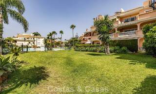Apartamento en planta baja en venta a solo 50 metros de la playa en la New Golden Mile, entre Marbella y Estepona 804518 