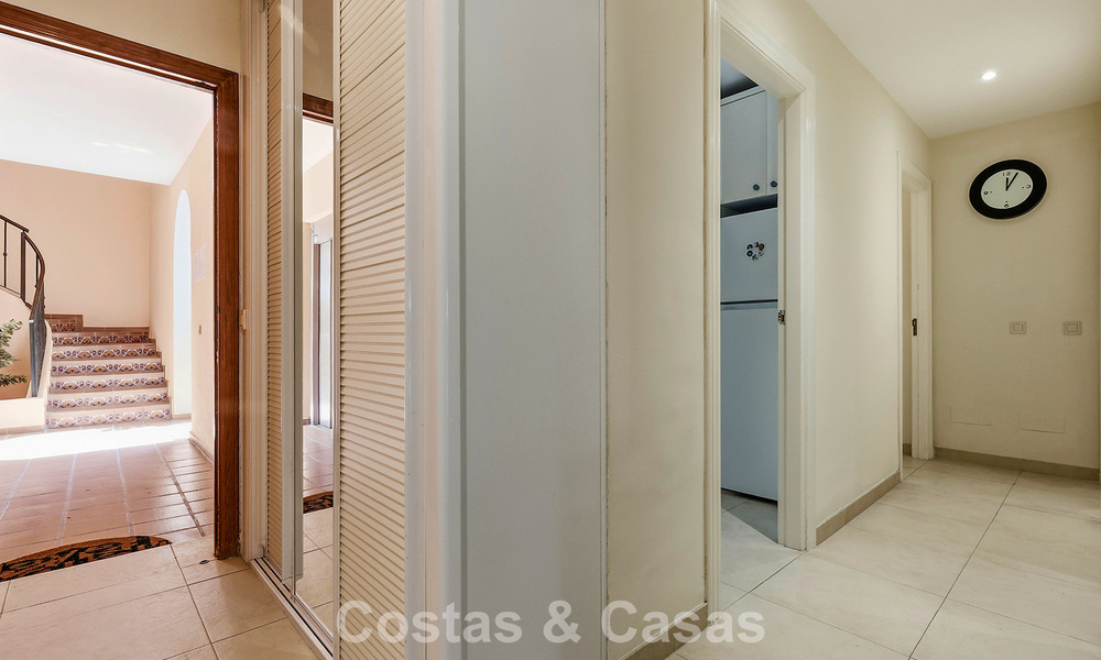 Apartamento en planta baja en venta a solo 50 metros de la playa en la New Golden Mile, entre Marbella y Estepona 804522