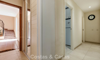 Apartamento en planta baja en venta a solo 50 metros de la playa en la New Golden Mile, entre Marbella y Estepona 804522 