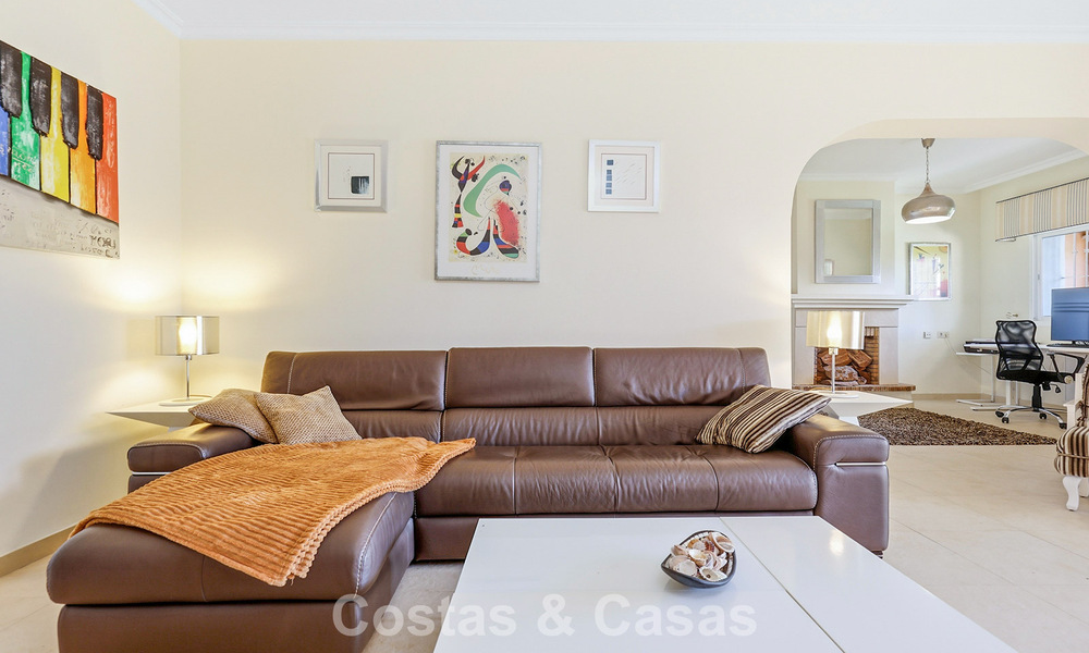 Apartamento en planta baja en venta a solo 50 metros de la playa en la New Golden Mile, entre Marbella y Estepona 804535