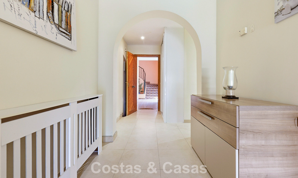 Apartamento en planta baja en venta a solo 50 metros de la playa en la New Golden Mile, entre Marbella y Estepona 804536