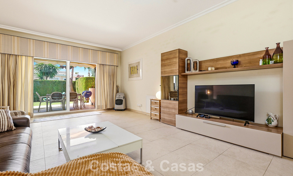 Apartamento en planta baja en venta a solo 50 metros de la playa en la New Golden Mile, entre Marbella y Estepona 804538