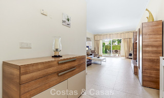 Apartamento en planta baja en venta a solo 50 metros de la playa en la New Golden Mile, entre Marbella y Estepona 804540 