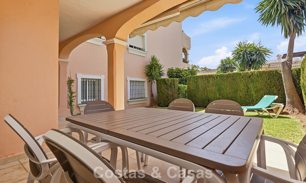 Apartamento en planta baja en venta a solo 50 metros de la playa en la New Golden Mile, entre Marbella y Estepona 804541