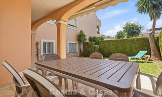 Apartamento en planta baja en venta a solo 50 metros de la playa en la New Golden Mile, entre Marbella y Estepona 804541 