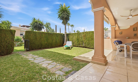 Apartamento en planta baja en venta a solo 50 metros de la playa en la New Golden Mile, entre Marbella y Estepona 804544