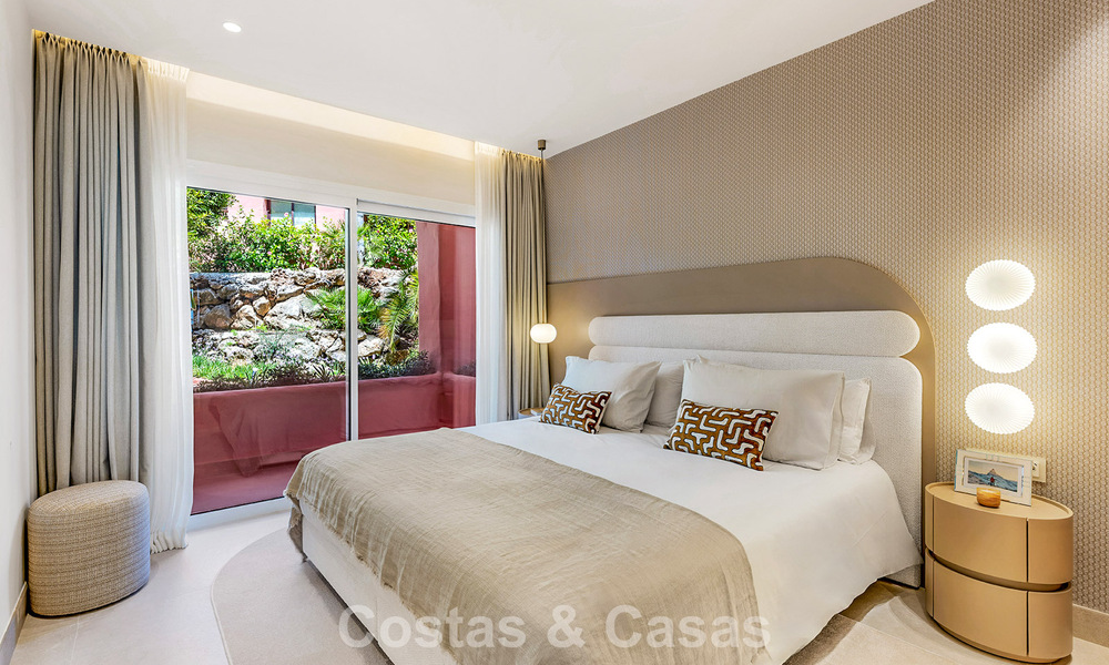 Apartamento contemporáneo reformado con vistas abiertas al mar en venta en la Nueva Milla de Oro, entre Marbella y Estepona 804682