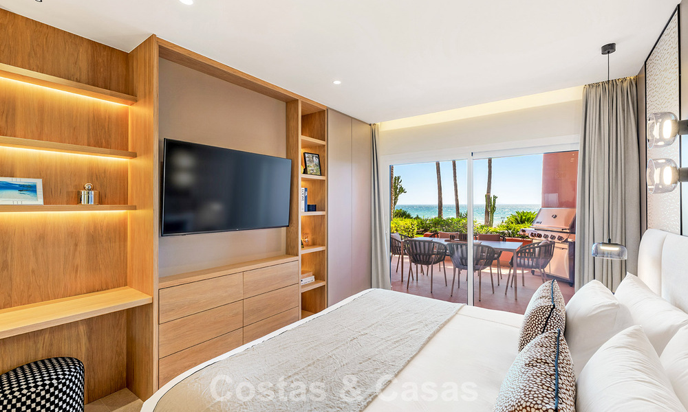 Apartamento contemporáneo reformado con vistas abiertas al mar en venta en la Nueva Milla de Oro, entre Marbella y Estepona 804686