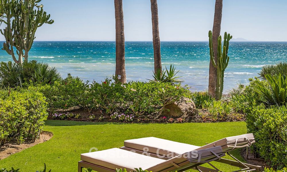Apartamento contemporáneo reformado con vistas abiertas al mar en venta en la Nueva Milla de Oro, entre Marbella y Estepona 804695