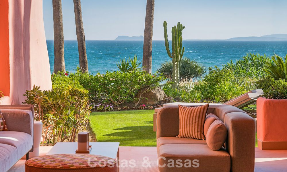 Apartamento contemporáneo reformado con vistas abiertas al mar en venta en la Nueva Milla de Oro, entre Marbella y Estepona 804699