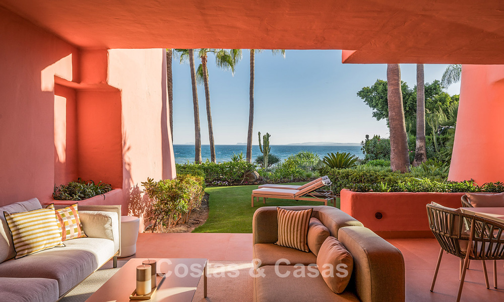 Apartamento contemporáneo reformado con vistas abiertas al mar en venta en la Nueva Milla de Oro, entre Marbella y Estepona 804702