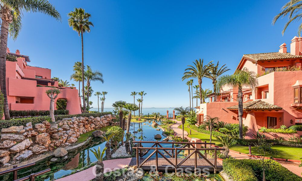 Apartamento contemporáneo reformado con vistas abiertas al mar en venta en la Nueva Milla de Oro, entre Marbella y Estepona 804889