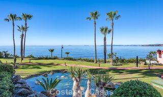 Apartamento contemporáneo reformado con vistas abiertas al mar en venta en la Nueva Milla de Oro, entre Marbella y Estepona 804891 