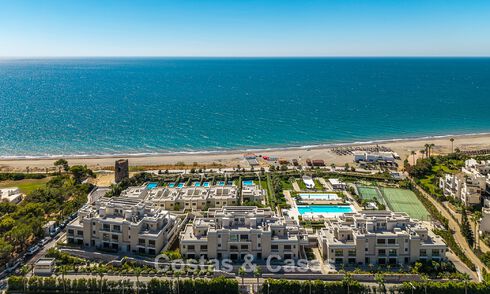 Apartamento con vistas al mar en un complejo en primera línea de playa en la Nueva Milla de Oro - Marbella - Estepona 804707