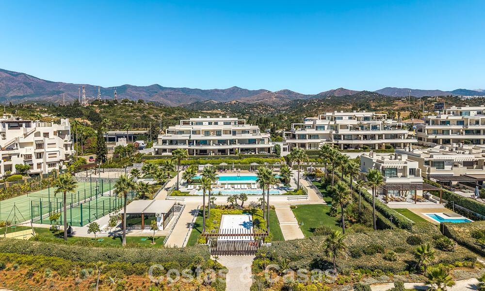 Apartamento con vistas al mar en un complejo en primera línea de playa en la Nueva Milla de Oro - Marbella - Estepona 804709