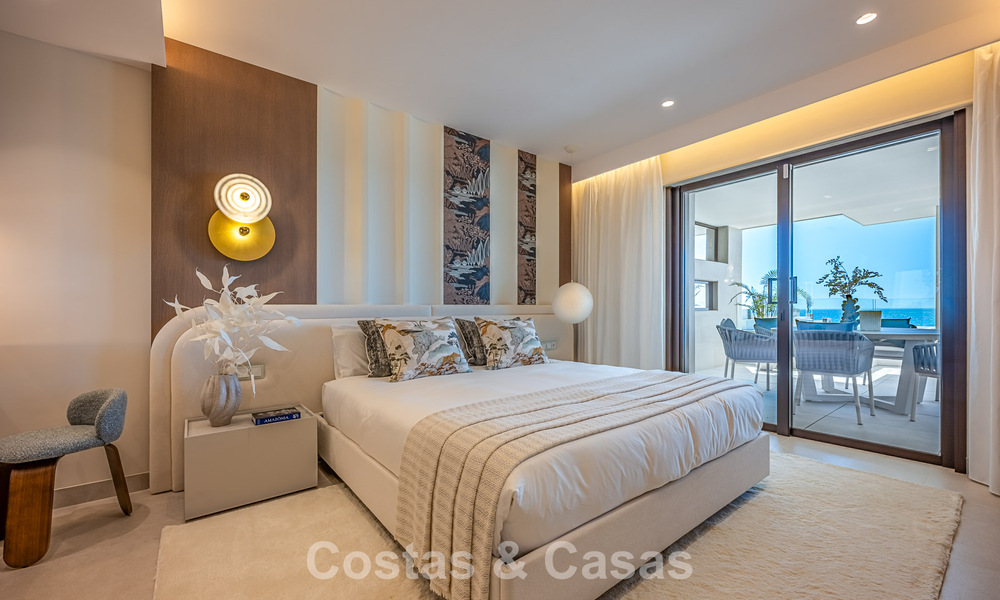 Apartamento con vistas al mar en un complejo en primera línea de playa en la Nueva Milla de Oro - Marbella - Estepona 804713