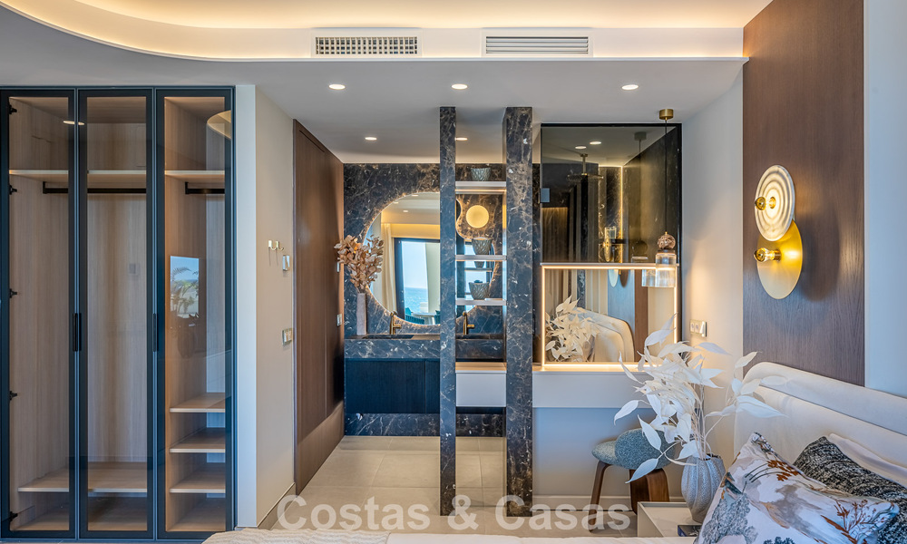 Apartamento con vistas al mar en un complejo en primera línea de playa en la Nueva Milla de Oro - Marbella - Estepona 804716