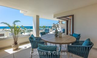 Apartamento con vistas al mar en un complejo en primera línea de playa en la Nueva Milla de Oro - Marbella - Estepona 804718 