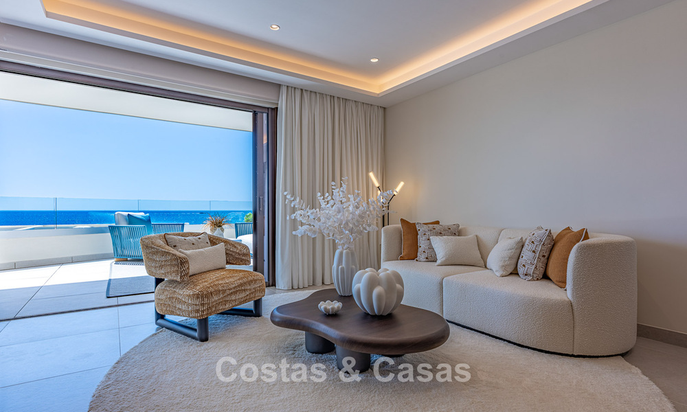 Apartamento con vistas al mar en un complejo en primera línea de playa en la Nueva Milla de Oro - Marbella - Estepona 804724