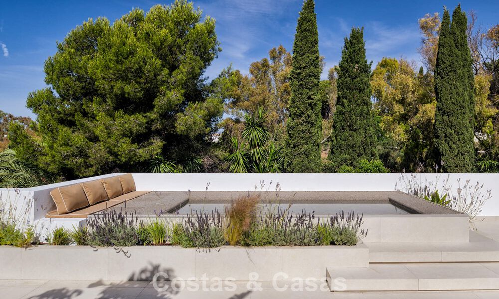 Ático dúplex de lujo con atractiva terraza en la azotea en venta en la prestigiosa Milla de Oro de Marbella 804737