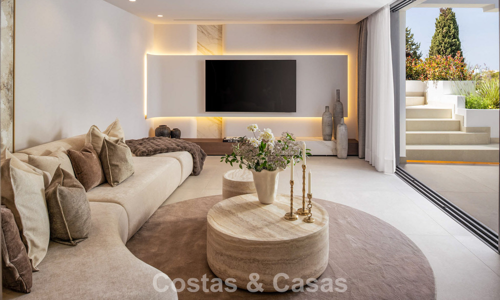 Ático dúplex de lujo con atractiva terraza en la azotea en venta en la prestigiosa Milla de Oro de Marbella 804747