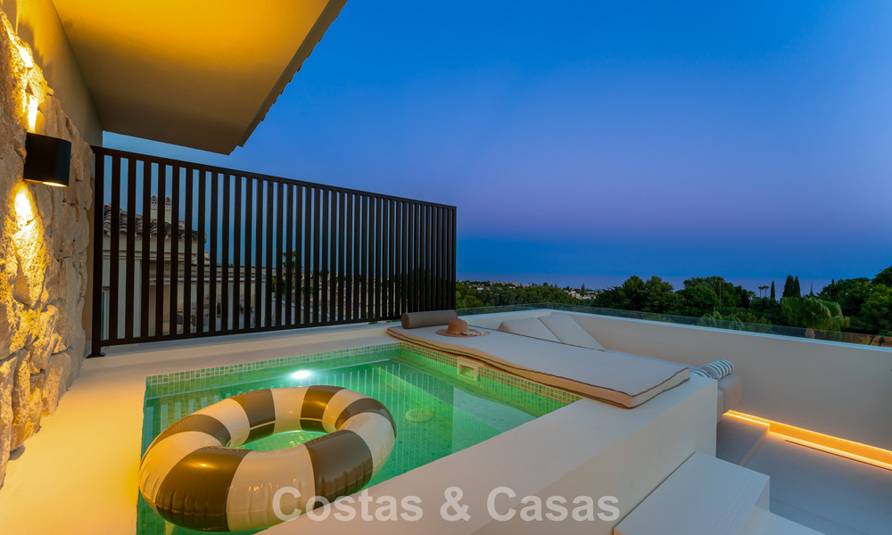 Lujoso ático contemporáneo reformado con vistas panorámicas al mar en Sierra Blanca, en la Milla de Oro de Marbella 804799
