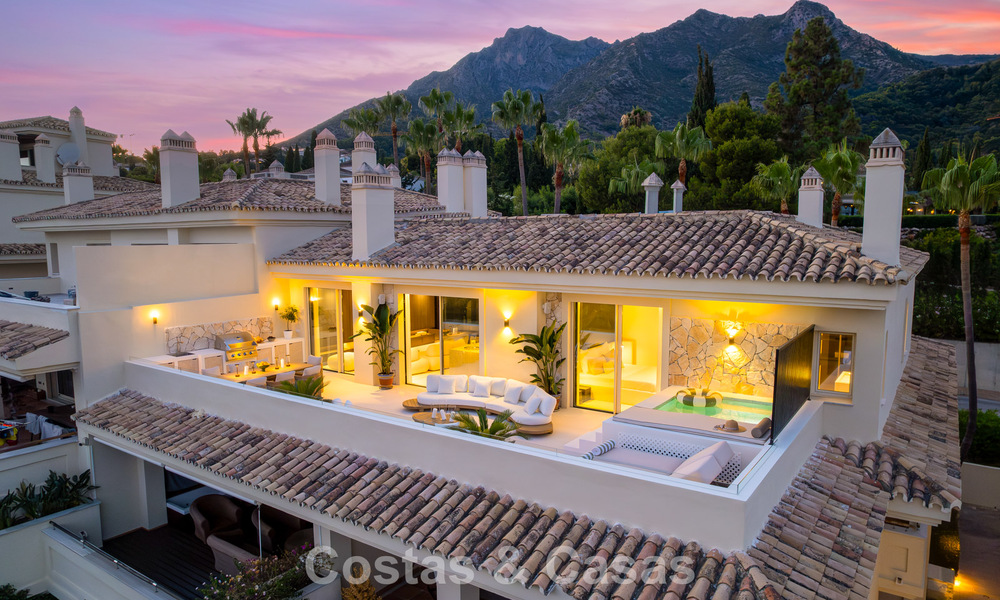 Lujoso ático contemporáneo reformado con vistas panorámicas al mar en Sierra Blanca, en la Milla de Oro de Marbella 804800